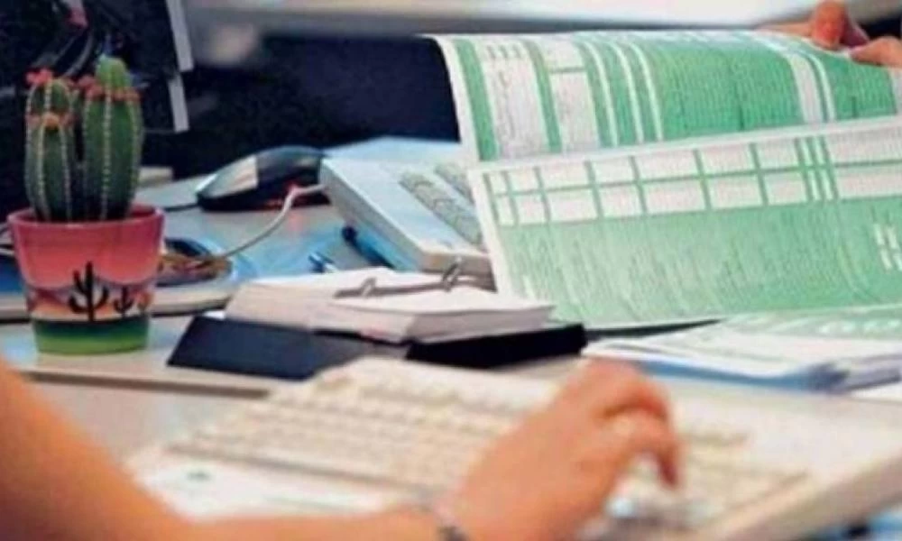 Φορολογικές δηλώσεις: Παράταση προθεσμίας υποβολής-Πότε θα πληρωθούν οι δύο πρώτες δόσεις